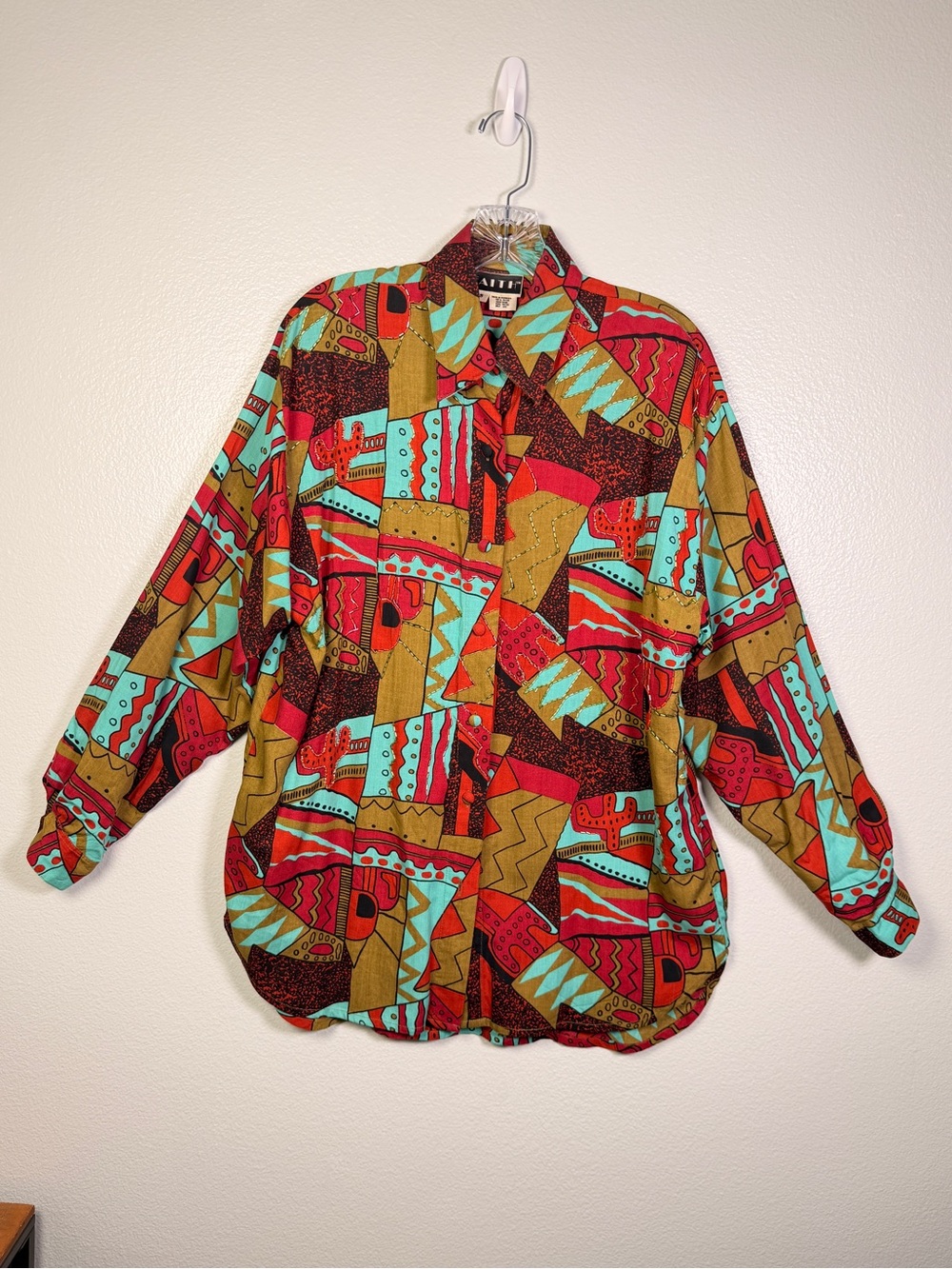 Faith Southwestern Geometric Print Beaded Button Front Blouse Rayon Size Small